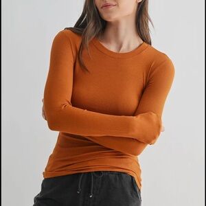 NWT Mono B Burnt Orange Ribbed Seamless Top